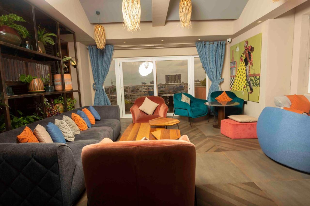 Roots Hotel Apartment Accra Extérieur photo