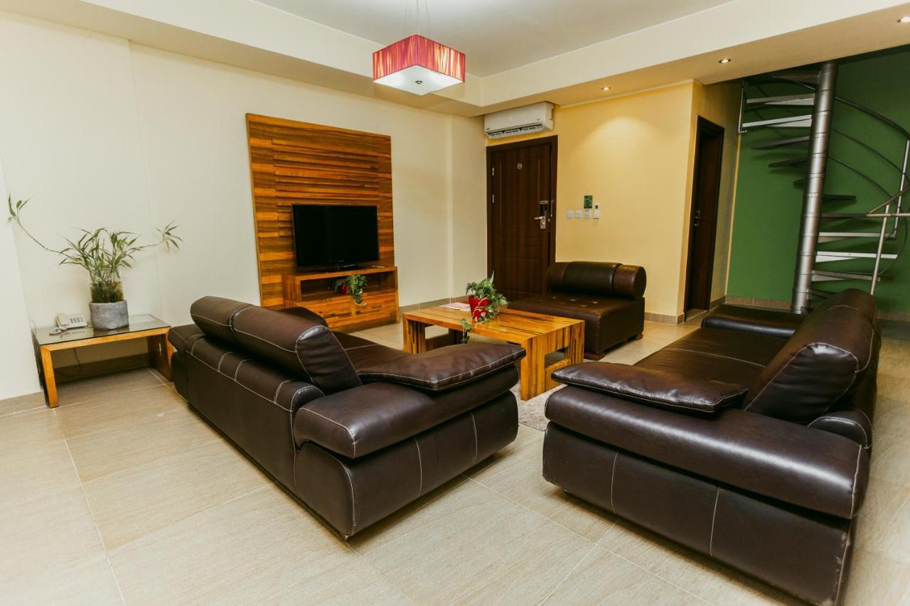 Roots Hotel Apartment Accra Extérieur photo